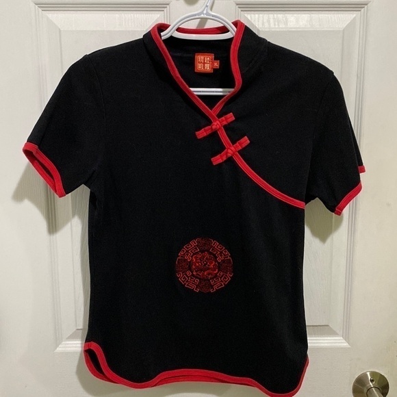 Tops - Vintage Y2K Asian Style Baby Tee Red and Black Knotted Buttons Size Small